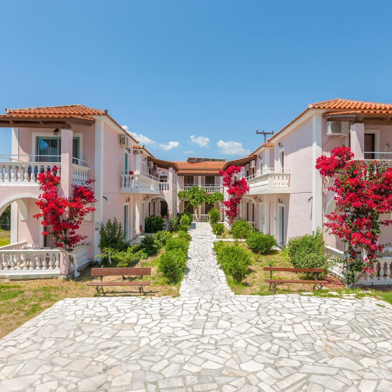 Margarita Resort Kalamákion Екстериор снимка